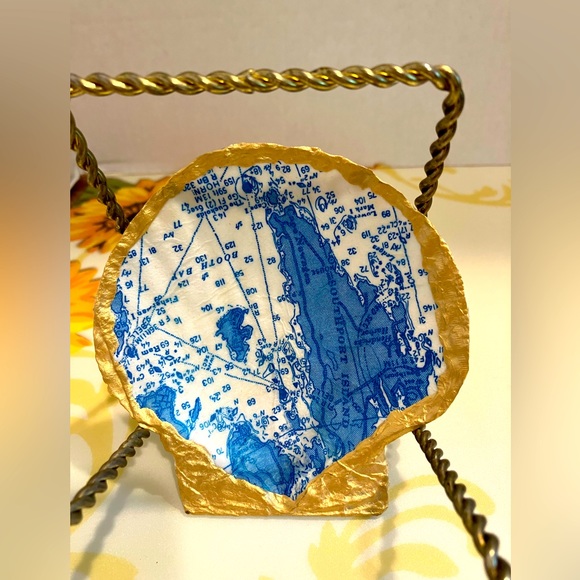 DECOUPAGED SCALLOP SEASHELL SOUTHPORT ISLAND MAINE MAP TRIMMED IN 24K GOLD LEAF. - Picture 4 of 8